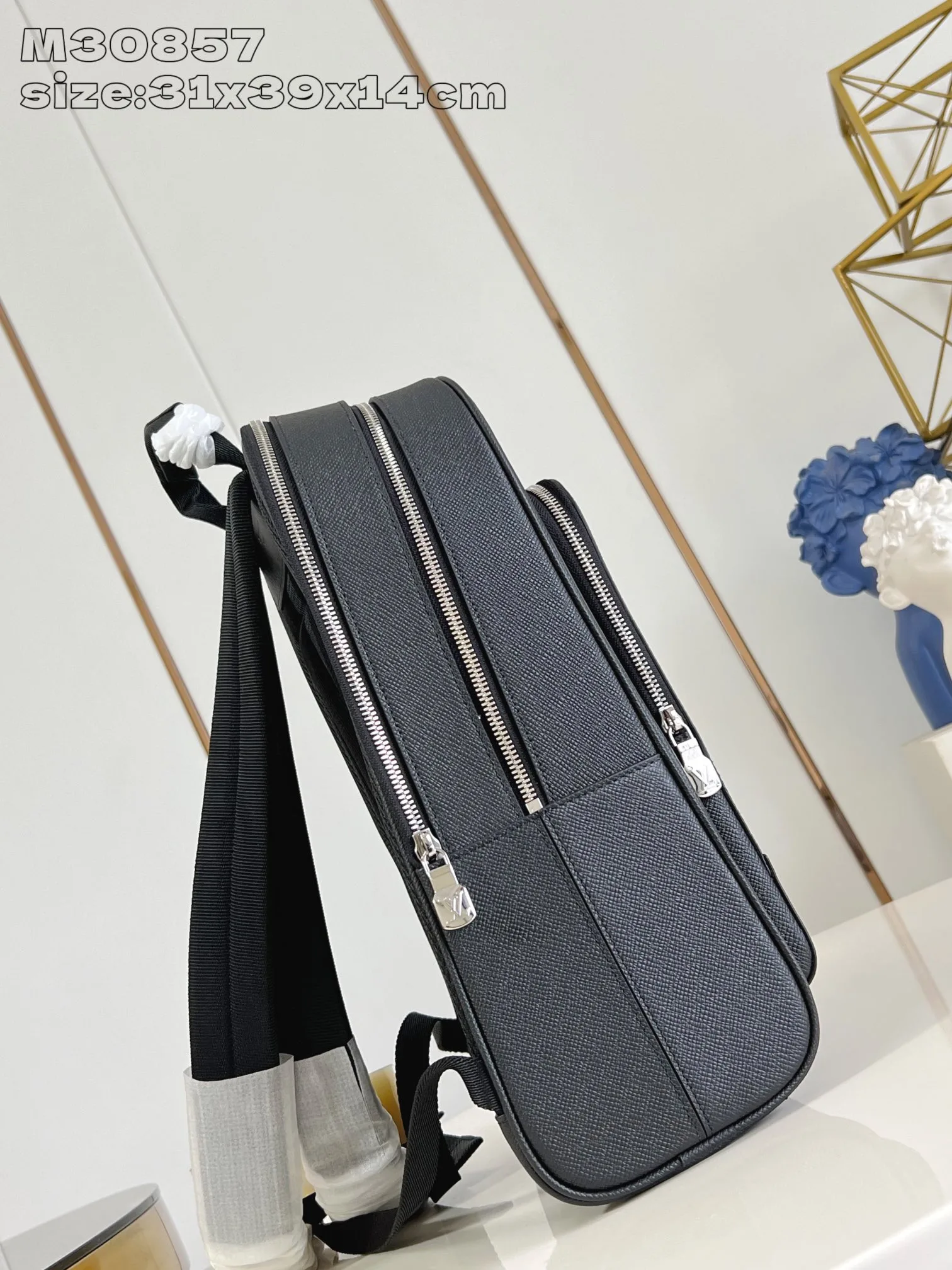 Adrian Backpack Taiga Leather Black