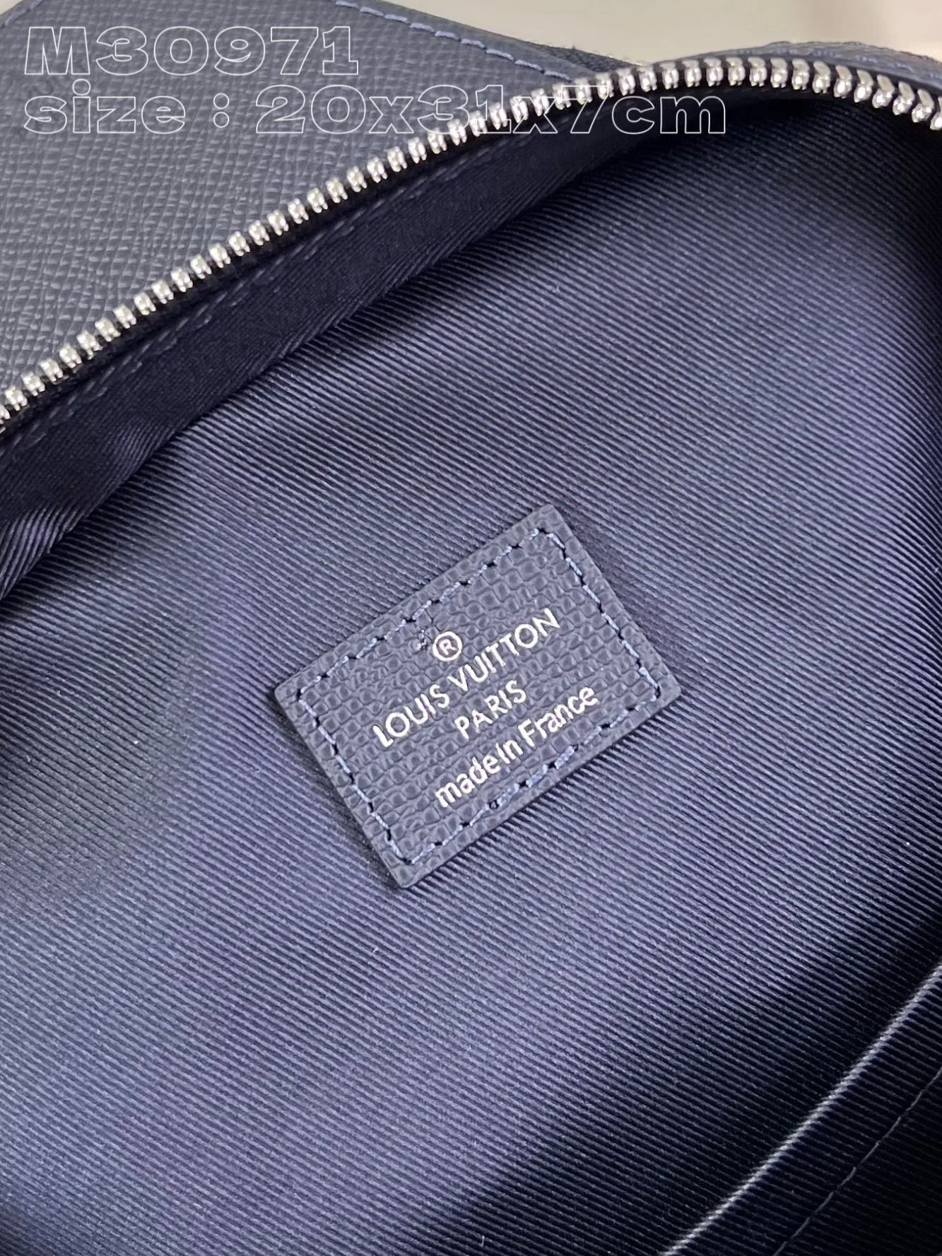 Avenue Slingbag Navy Blue